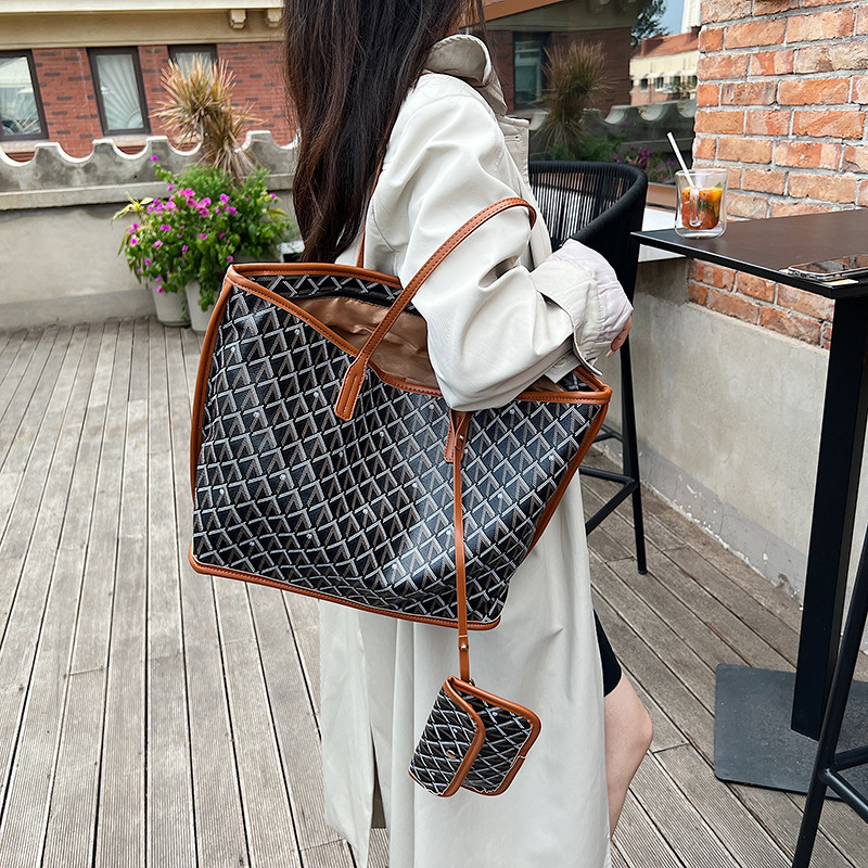 Fashionable Versatile Tote Bag - огляд і ціна Interior Design Class